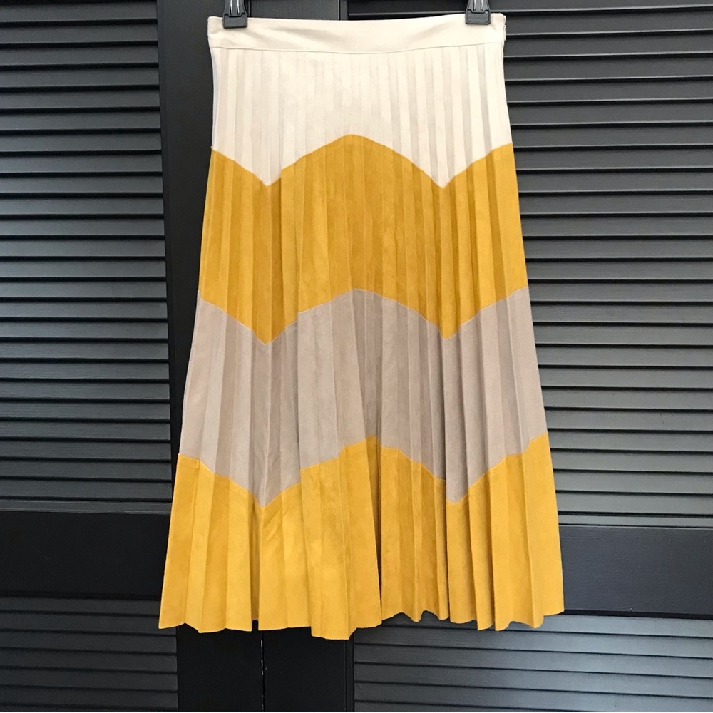Zara Faux Suede Pleated Midi Skirt, Chevron Like Pattern, Size Small